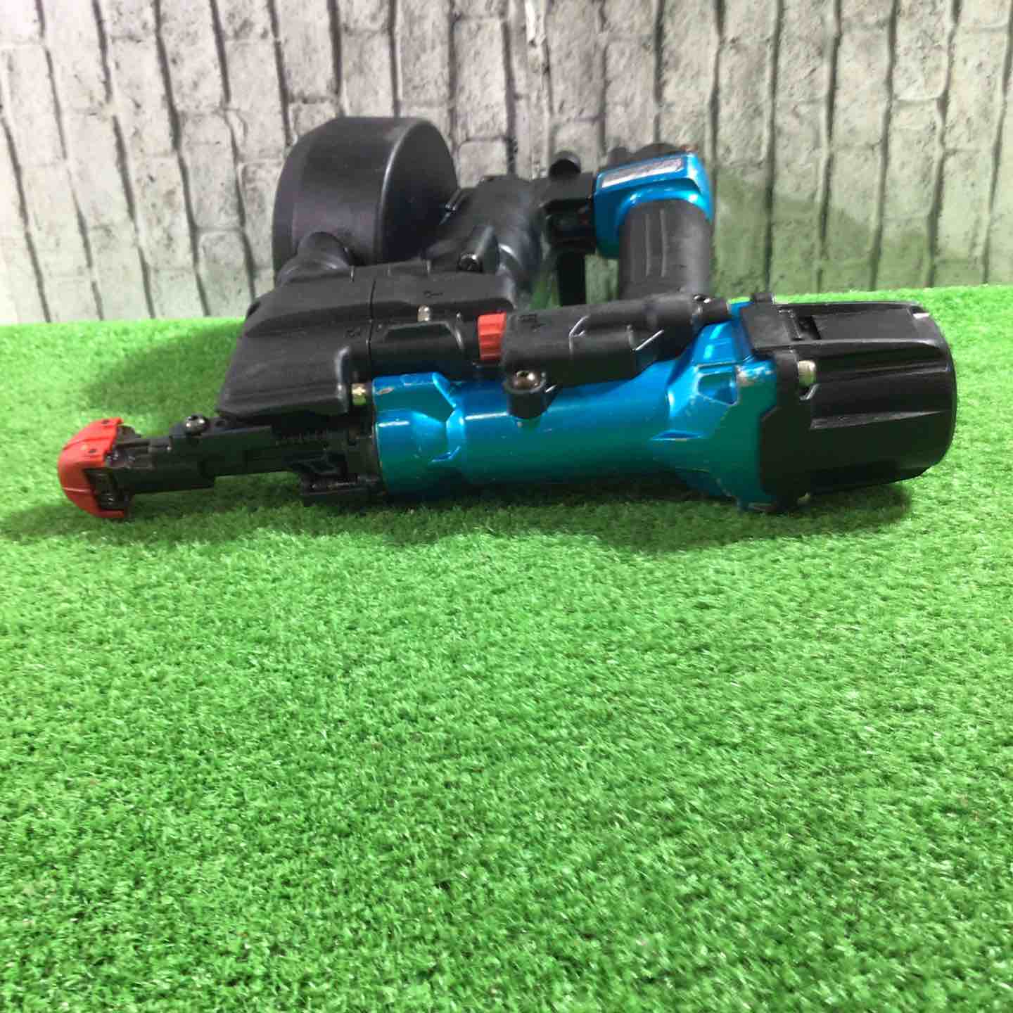 ★マキタ(makita) 高圧エアネジ打ち機 AR412HRM 動作確認済【川口店】 ☆マキタ(makita) 高圧エアネジ打ち機 AR412HRM 動作確認済【川口店