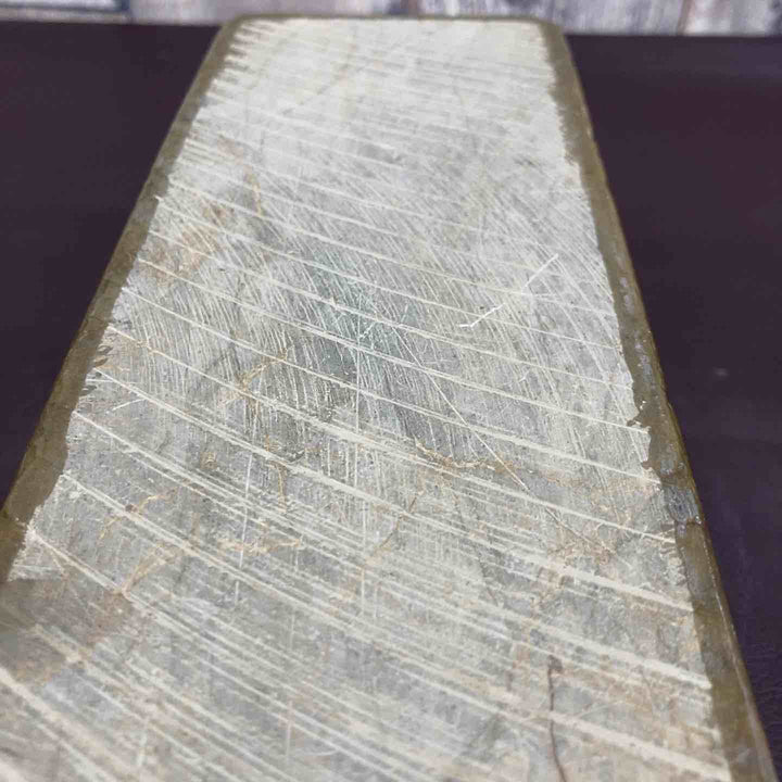 【超希少】 【未使用品】 天然砥石 産地不明 重量約5.0Kg 長さ約260mmｘ幅約95mmｘ高さ約85mm 番手細かめ 若狭田村山？ 京都正本山？ 【東大和店】
