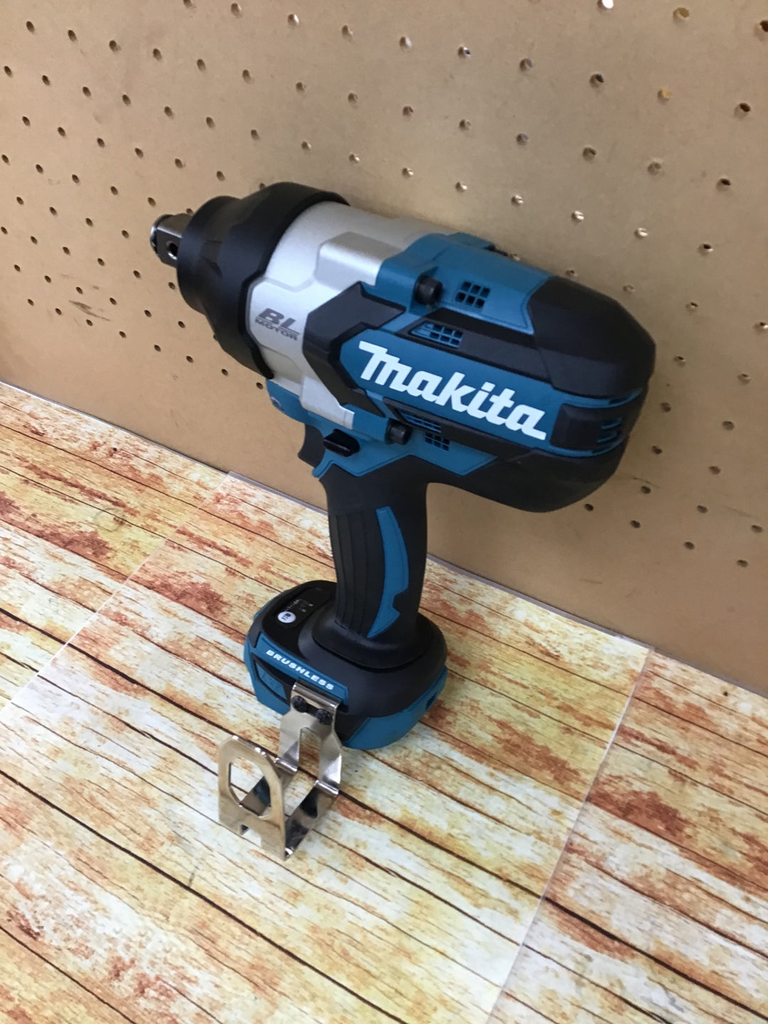 ★マキタ(makita) コードレスインパクトレンチ TW1001DRGX【川崎店】