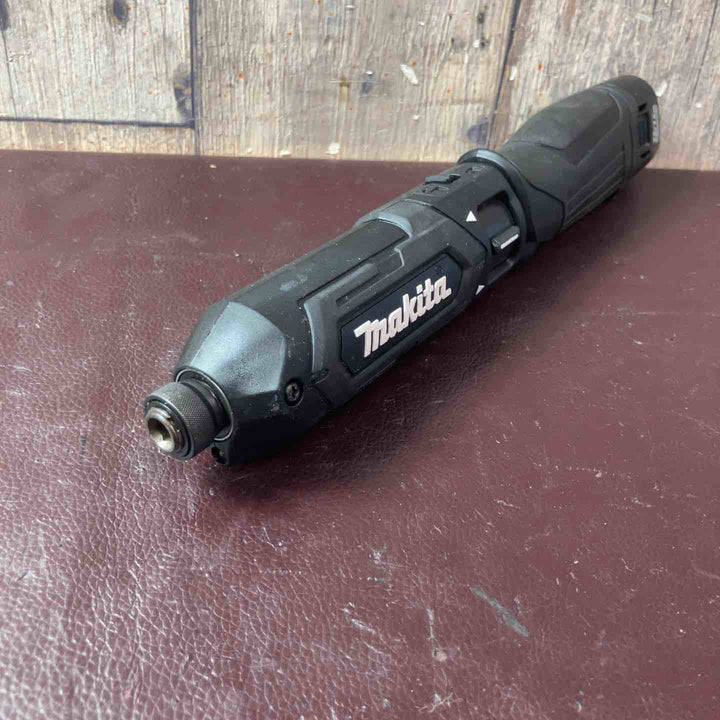 【中古品】 マキタ(makita) コードレスペンインパクトドライバー TD022DSHXB 【東大和店】