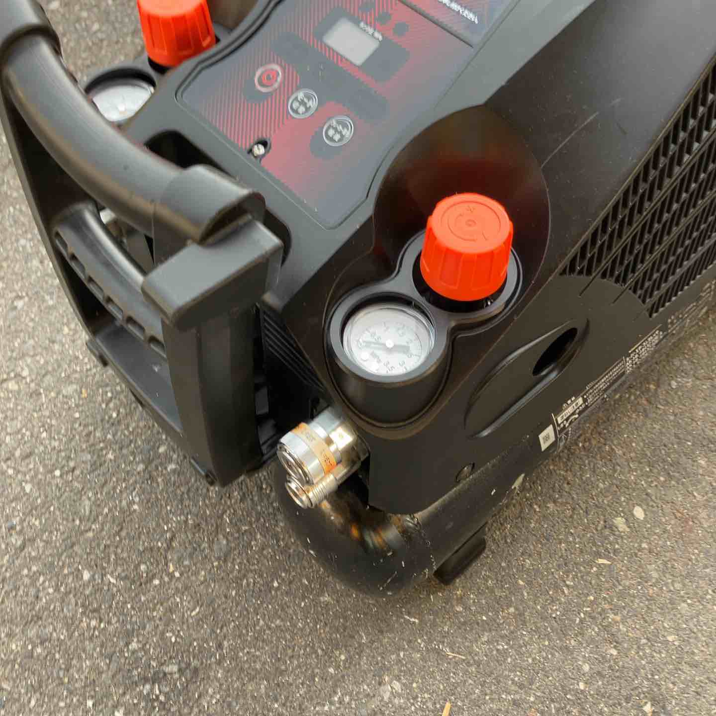 中古品】 マックス/MAX エアコンプレッサー・AK-HH1270E3 【鴻巣店 中古品】 マックス/MAX エアコンプレッサー・AK-HH1270E3 【鴻巣店