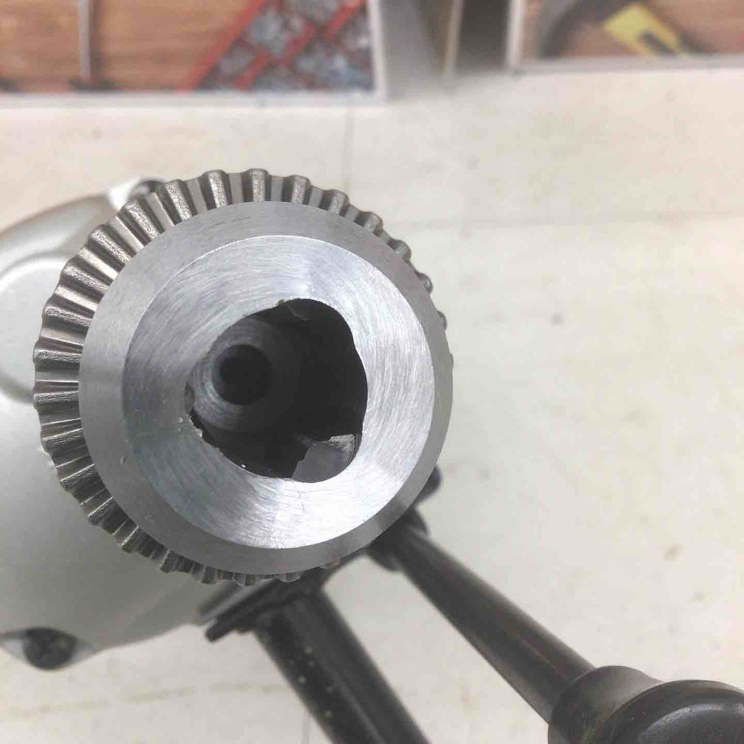 【中古品】 マキタ/makita 電気ドリル 6305A ブレーキ付 【鴻巣店】