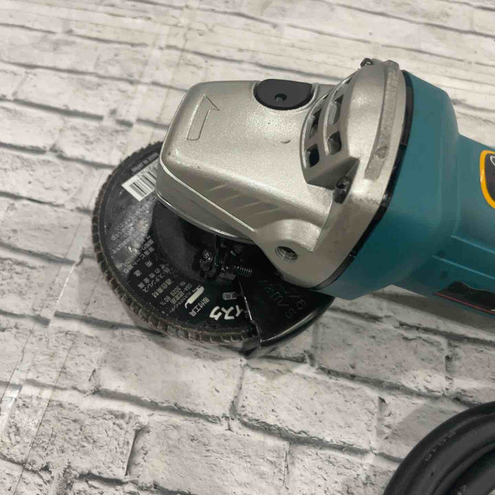 ☆マキタ(makita) 100mmディスクグラインダ 9533B【川口店】