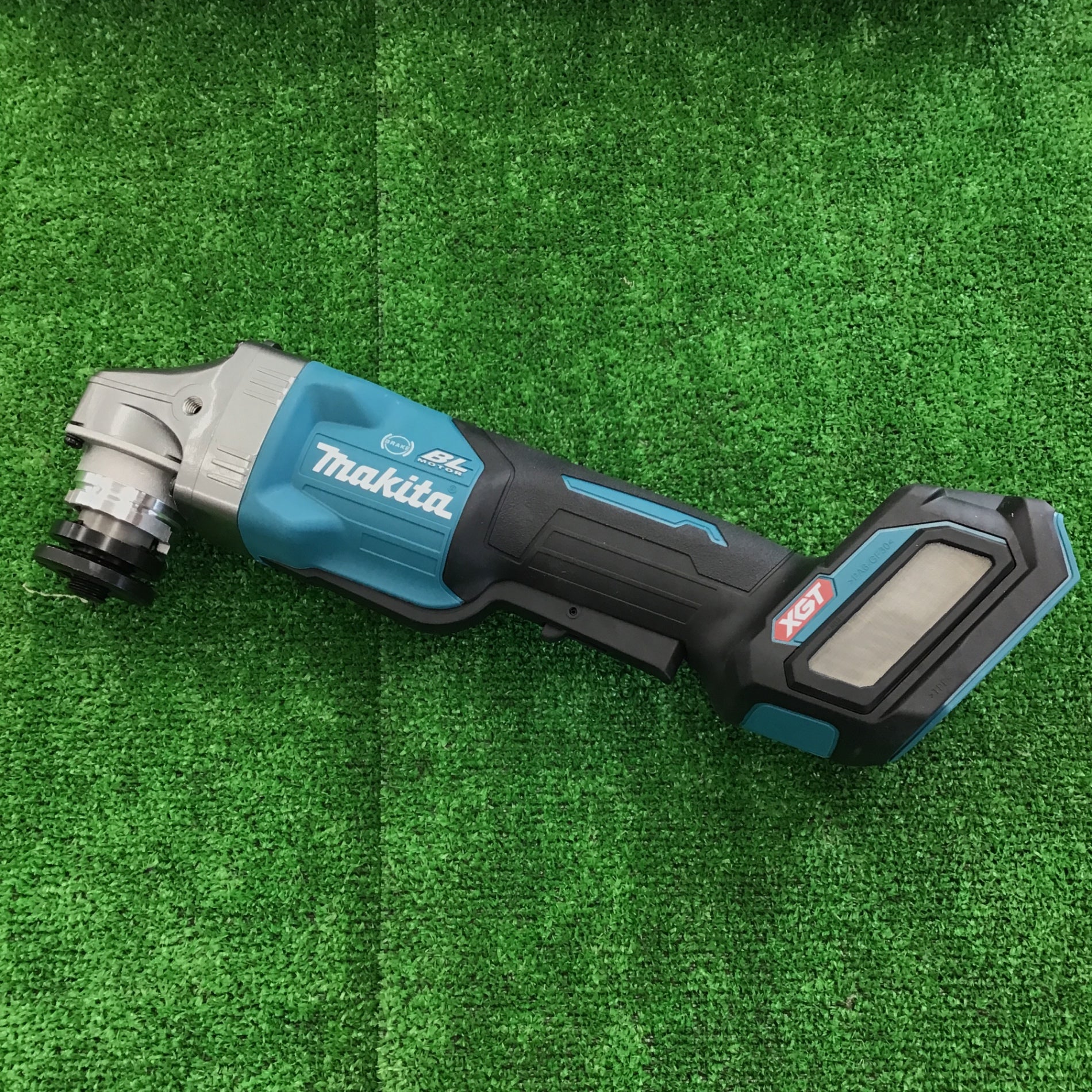 ☆マキタ(makita) 125mmコードレスディスクグラインダ GA020GRMX