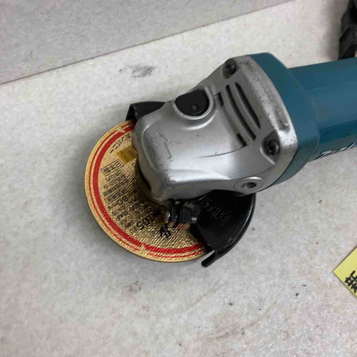 ☆マキタ(makita) 100mmディスクグラインダ GA4033【町田店】