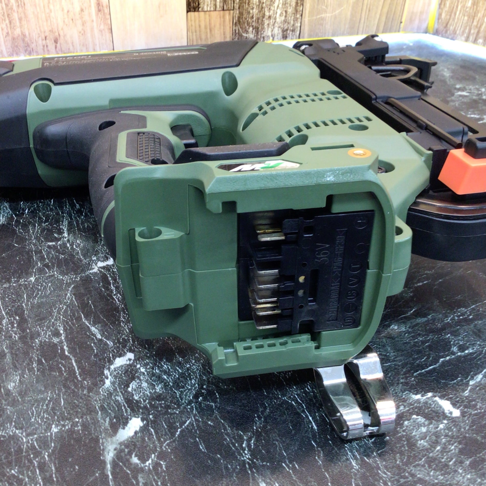 ○HiKOKI(ハイコーキ) 36V 充電式 フロア用タッカ N3604DM(XPZ