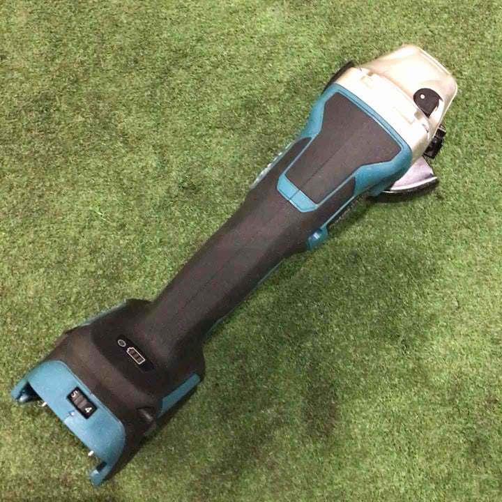 ★マキタ(makita) 100mmコードレスディスクグラインダ GA418DRGX 18V 動作確認済【川口店】