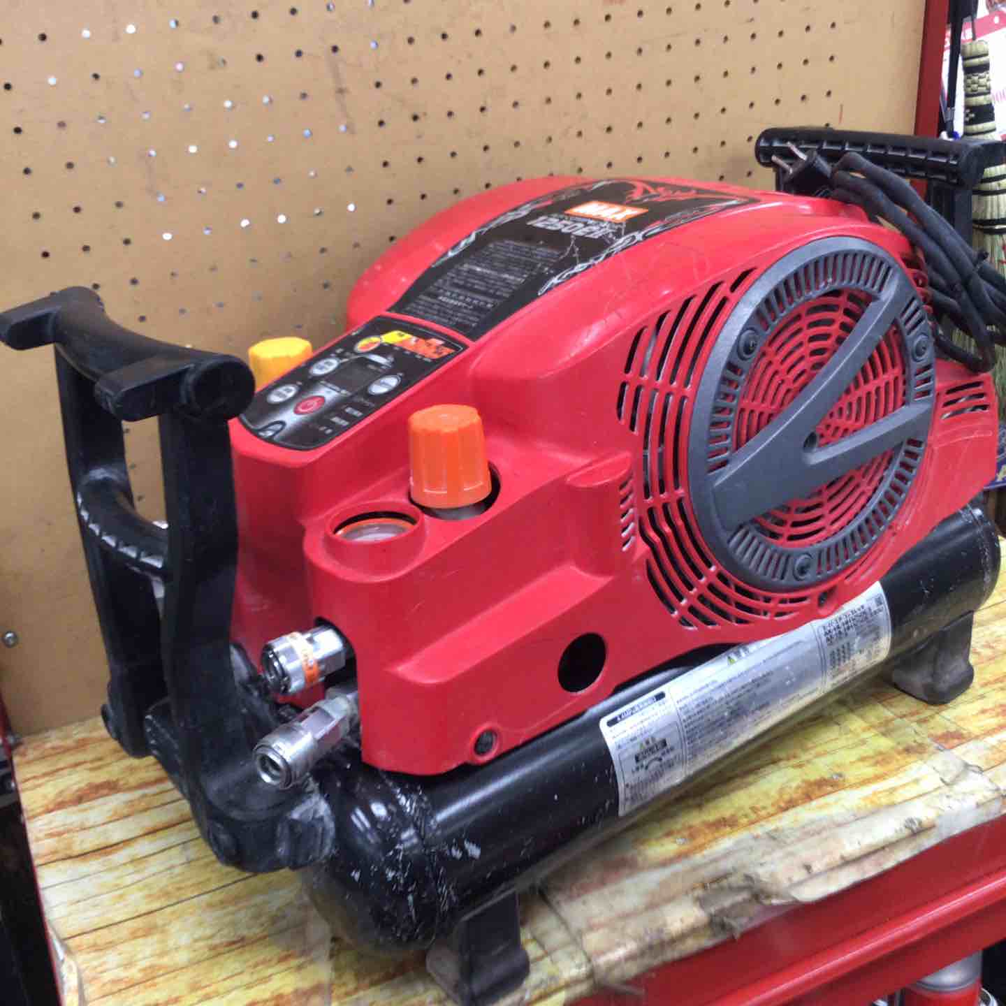 マックス☆高圧エアコンプレッサ AK-HL1250E2 充填時間約3分15 エア