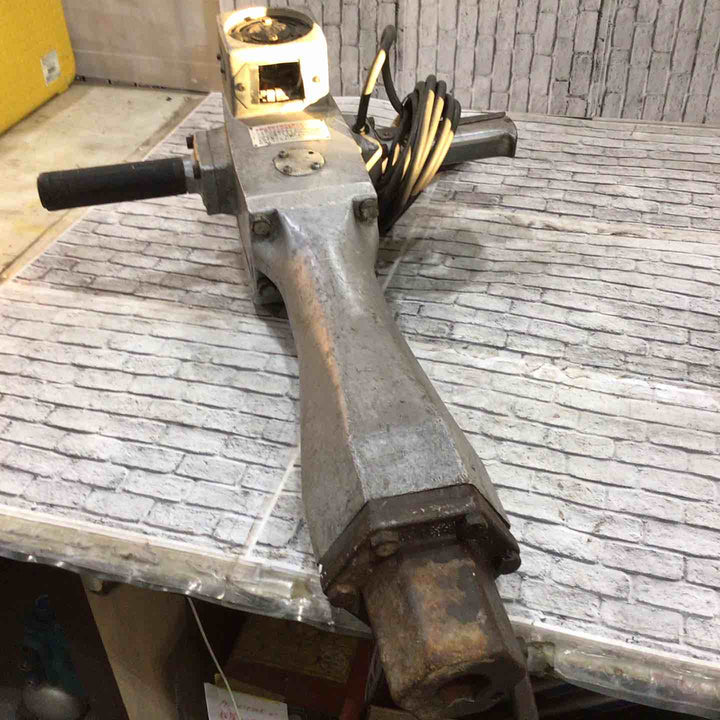 【店頭受取り限定】〇マキタ(makita) 電動ハンマ(コンクリートブレーカー) 8600N【川口店】