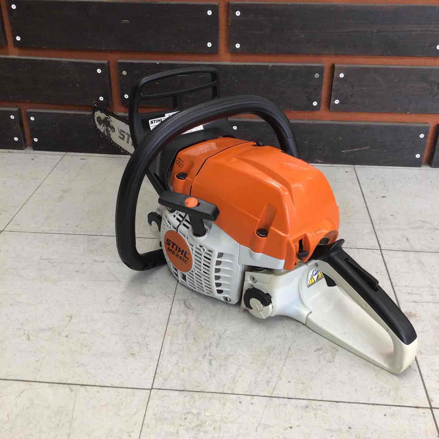 中古品】 スチール/STIHL エンジンチェーンソー MS241 C-M 【鴻巣店