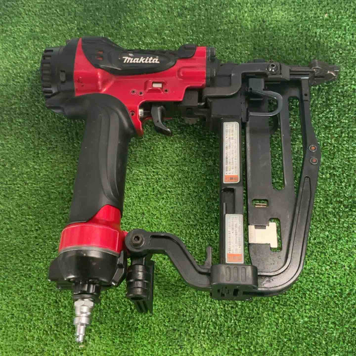 ★マキタ(makita) 高圧フロアタッカ AT450HA【草加店】
