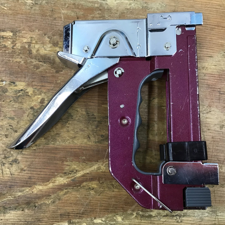 ▼未来工業 電気配線専用タッカー ケーブルカッター MCT-1 打ち込み動作未確認【柏店】