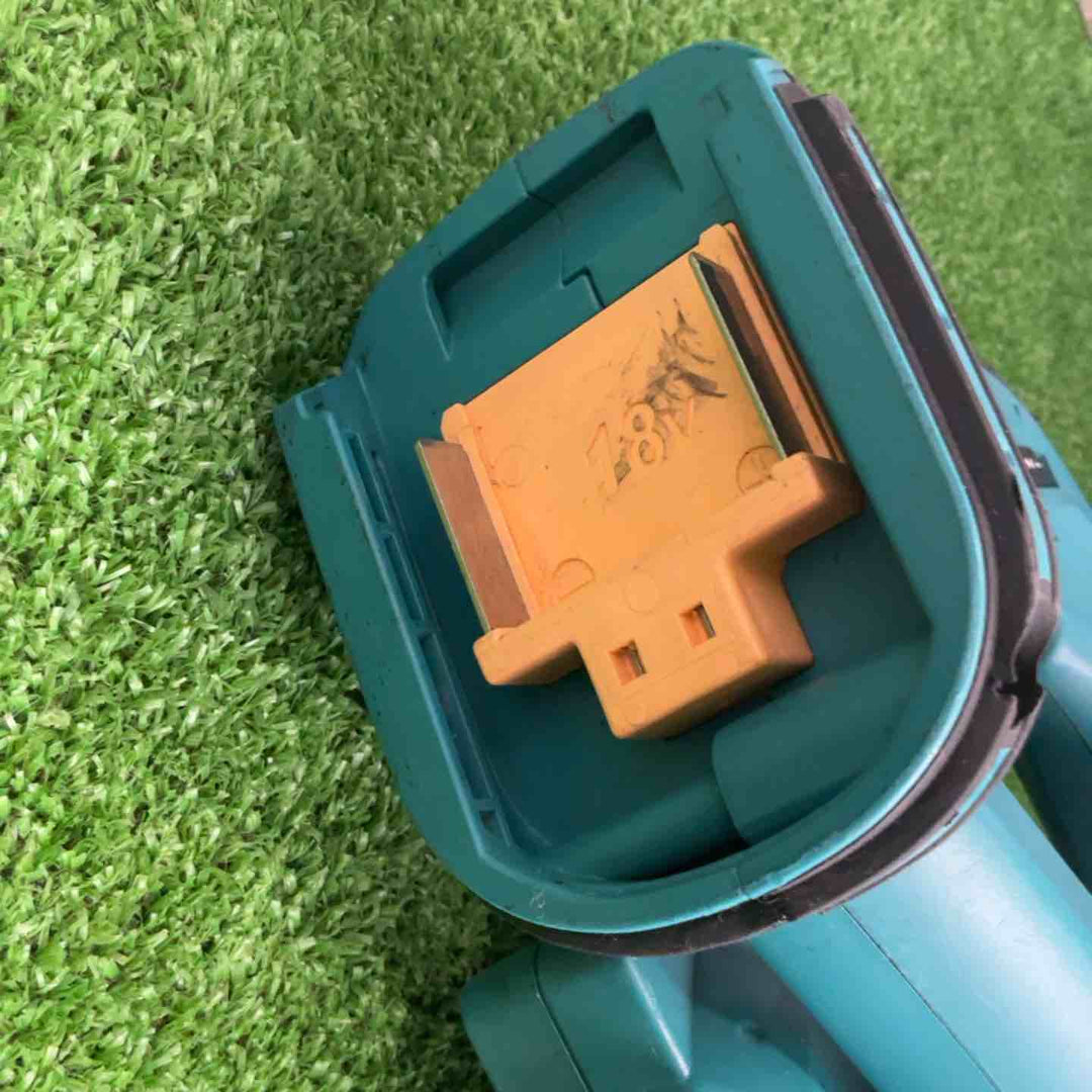 ☆マキタ(makita) コードレスブロワ UB182DZ【草加店】