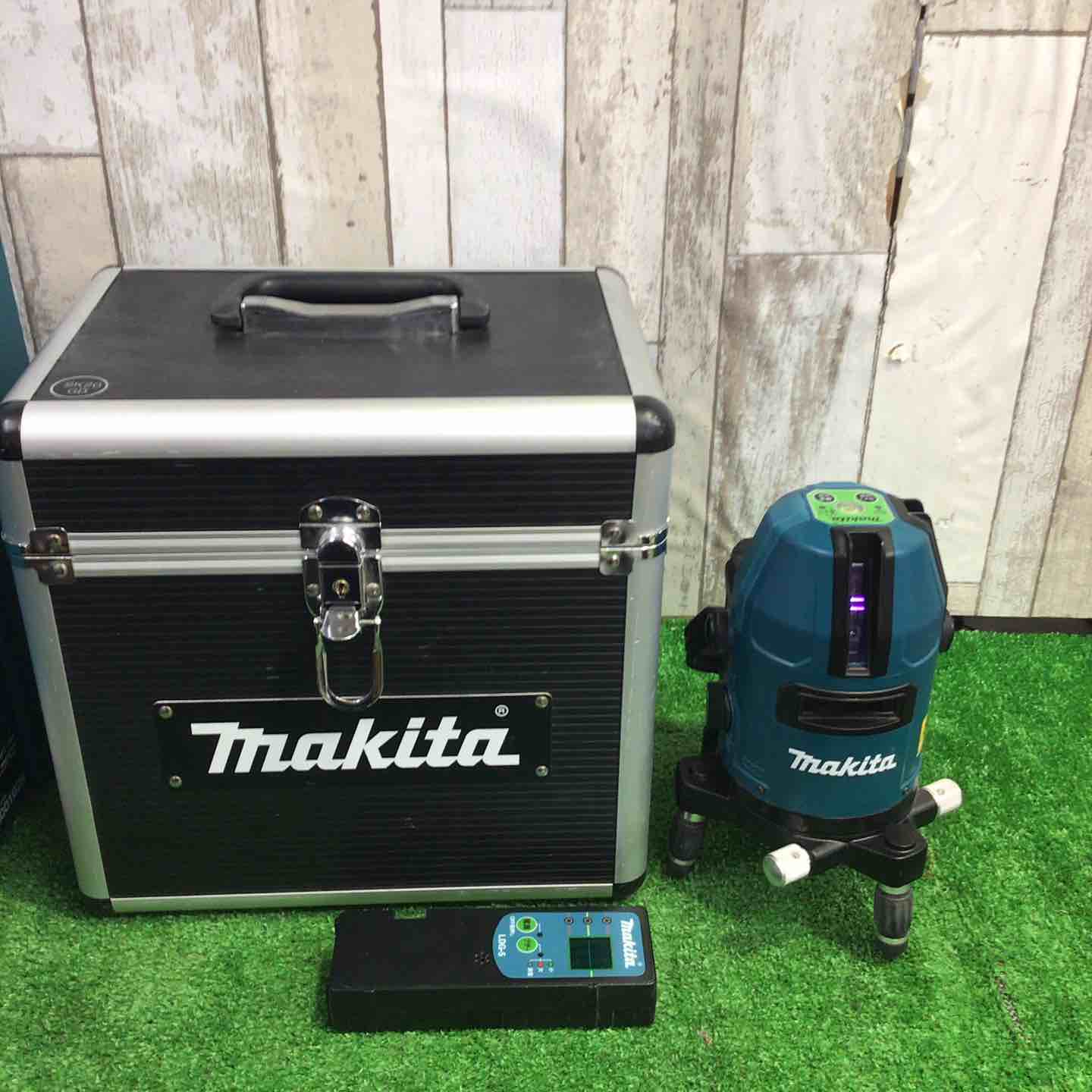 マキタ makita SK20GD レーザー墨出し器【市川行徳店】【店頭取引限定】【未使用】管理番号：IT1Z3U6GZAAS マキタ（makita） 屋内・屋外兼用墨出し器 SK20GD おおがね・ろく 本体