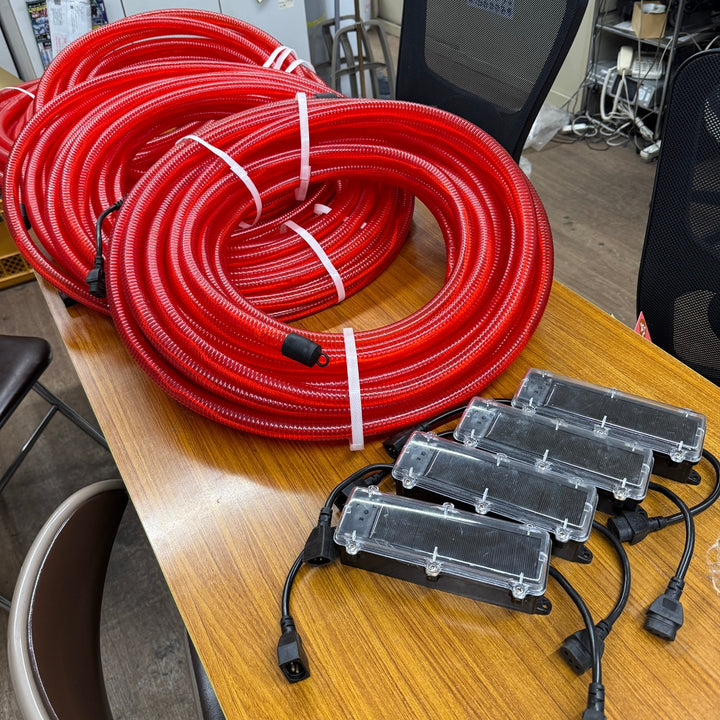 【中古】 ソーラーLEDチューブ 4点セット 4巻 コントローラ4機 駐車場 現場 安全 夜間点灯 保安灯 【桶川店】
