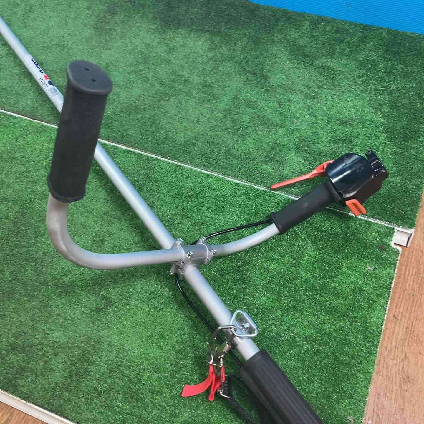 丸山製作所 BIGM エンジン刈払機（草刈機）BC260T 付属品・保護具多数セット 動作確認済【こちらは店舗です。浜村鹿野温泉ICから3分 買取本舗 宮本リサイクル 営業時間9～19時 定休日水曜のみ←連絡できませんm(_ _)m】 BIGM(丸山製作所) エンジン刈払機 BC264STDの通販｜エンジン式の