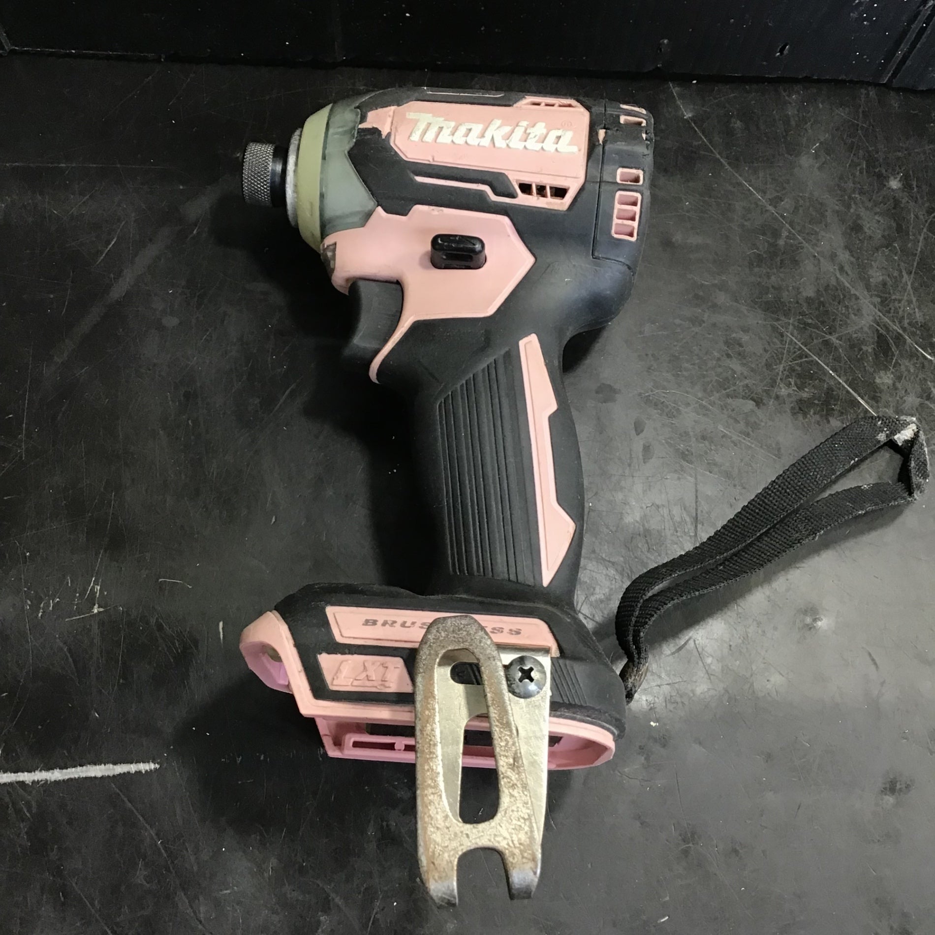 マキタ・40V充電式インパクトドライバー・TD001D・中古品 マキタ・40V充電式インパクトドライバー・TD001D・中古品