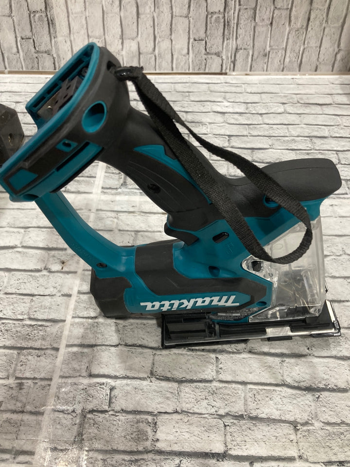 ★マキタ(makita) コードレスボードカッタ SD180DZ　切断能力 石こうボード 30mm 木材 15mm ストローク 6mm　【川口店】