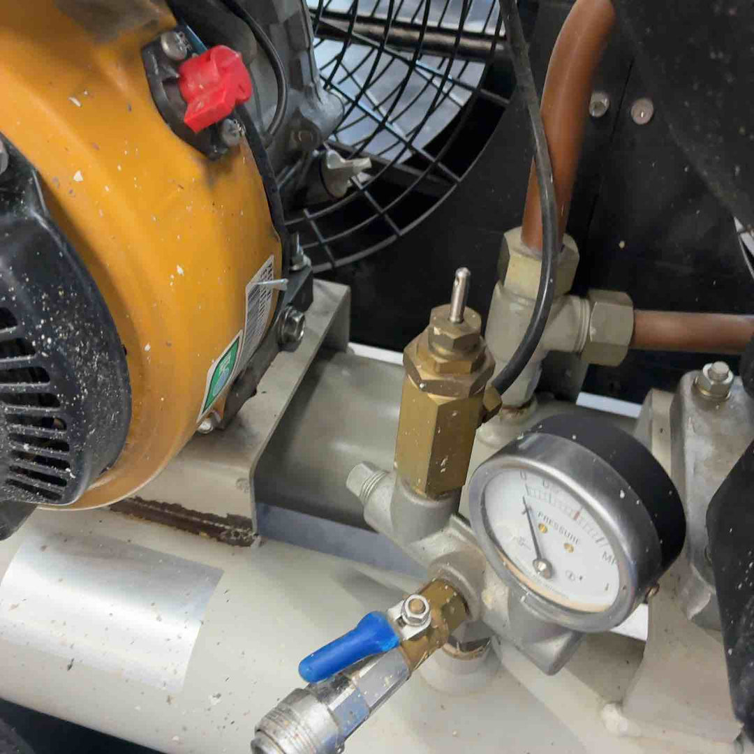 【店頭受取り限定】◇アネスト岩田(IWATA) エンジンコンプレッサー PLUE22B-10【藤沢店】