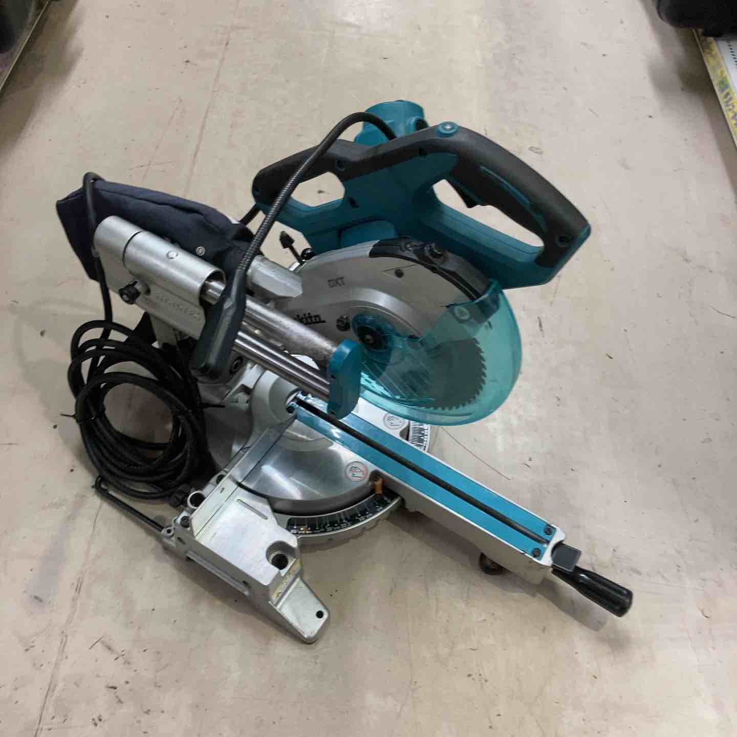 【中古】マキタ　スライドマルノコ　LS0717FL　190ｍｍ　集じん袋レーザー　ライト付き　参考定価139480円【ハンズクラフト熊本けやき通り店】【引き取り限定】 LS0717FL スライドマルノコ 190mm マキタ | 道具屋オンライン