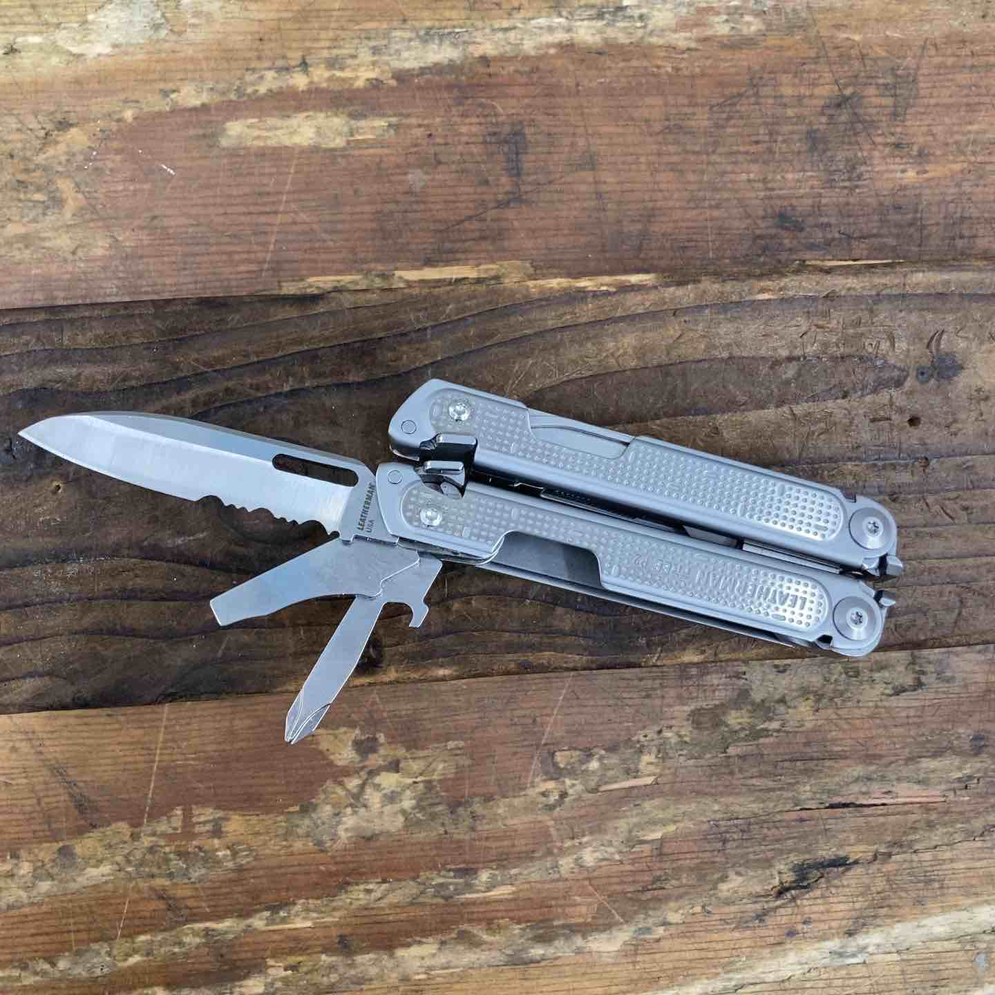 ▽LEATHERMAN 十徳ナイフ マルチツール ケース付き【柏店】 – アクト