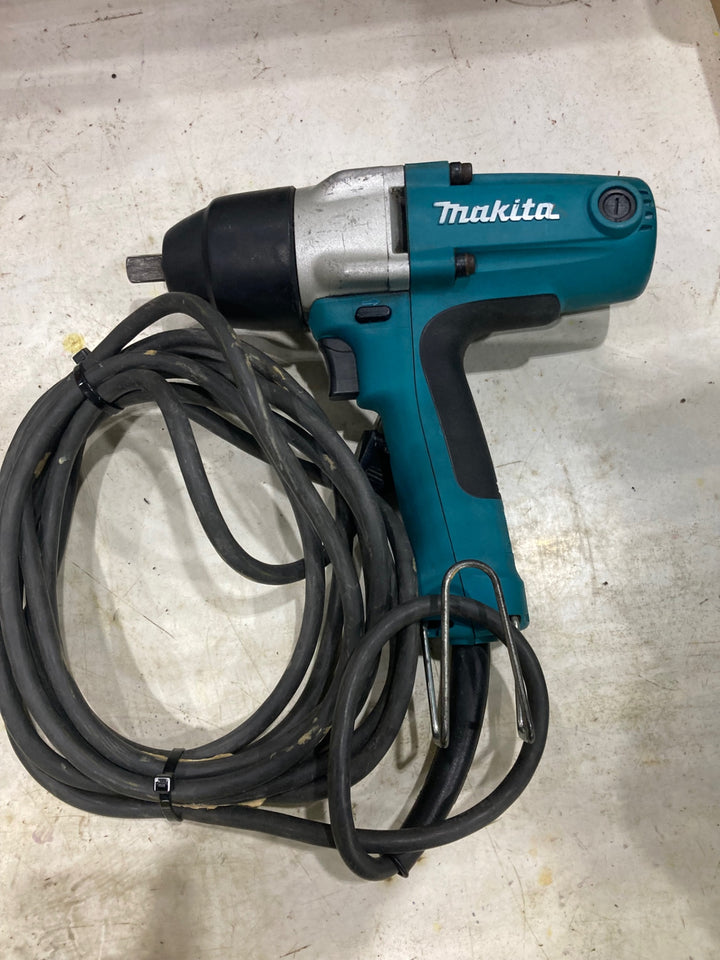 ☆マキタ(makita) インパクトレンチ TW0250　最大締付トルク(N・m[kgf・cm])高速/250[2550]、低速185[1887]【川口店】