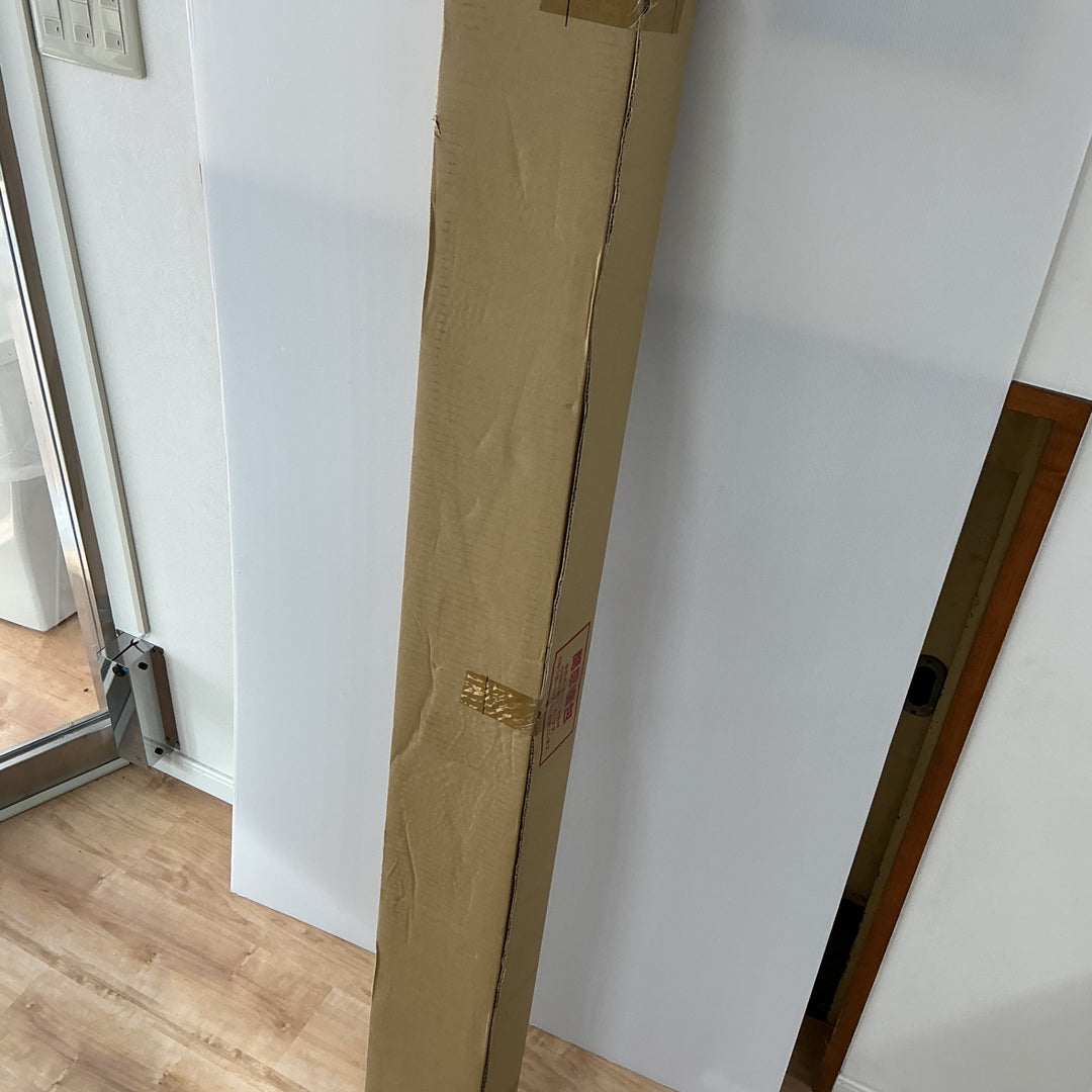 【未使用品】パナソニック(Panasonic) 一体型LED階段灯 NNCF42135LE9 幅1420mm×高160mm③【電材館越谷店】