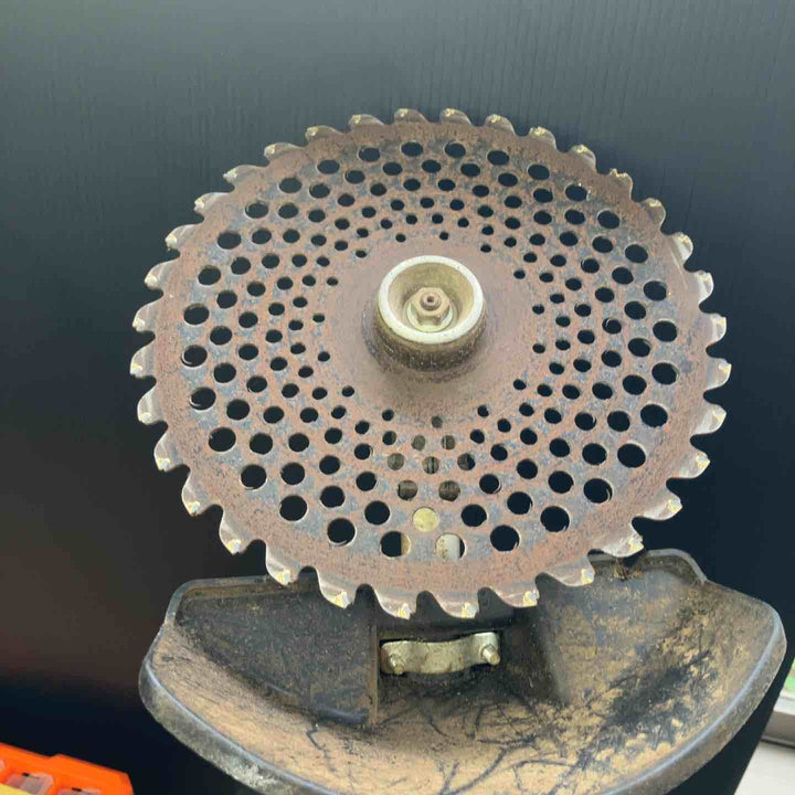 【動作確認済み 店頭受取り限定】 【シリ不明】マルヤマ　BIGM　エンジン刈払機　BCW233S ねじなめあり 【戸田店】