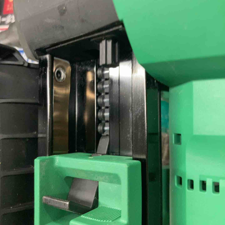 ★ハイコーキ(HIKOKI) コードレスコンクリート釘打機 NC1840DA(NN)(本体のみ)【戸田店】