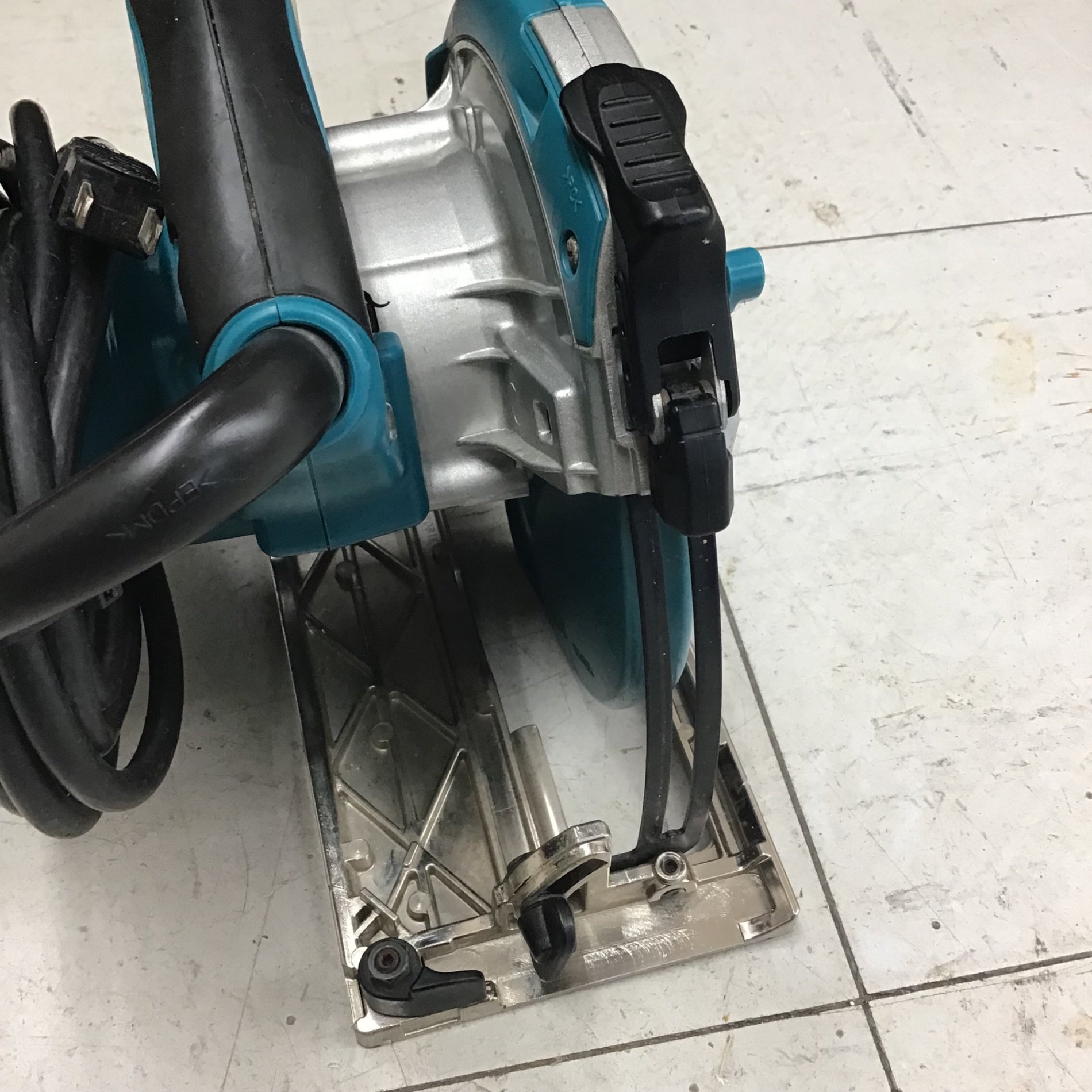 中古品】 マキタ/makita 電気マルノコ・5637BA 【鴻巣店】 – アクト