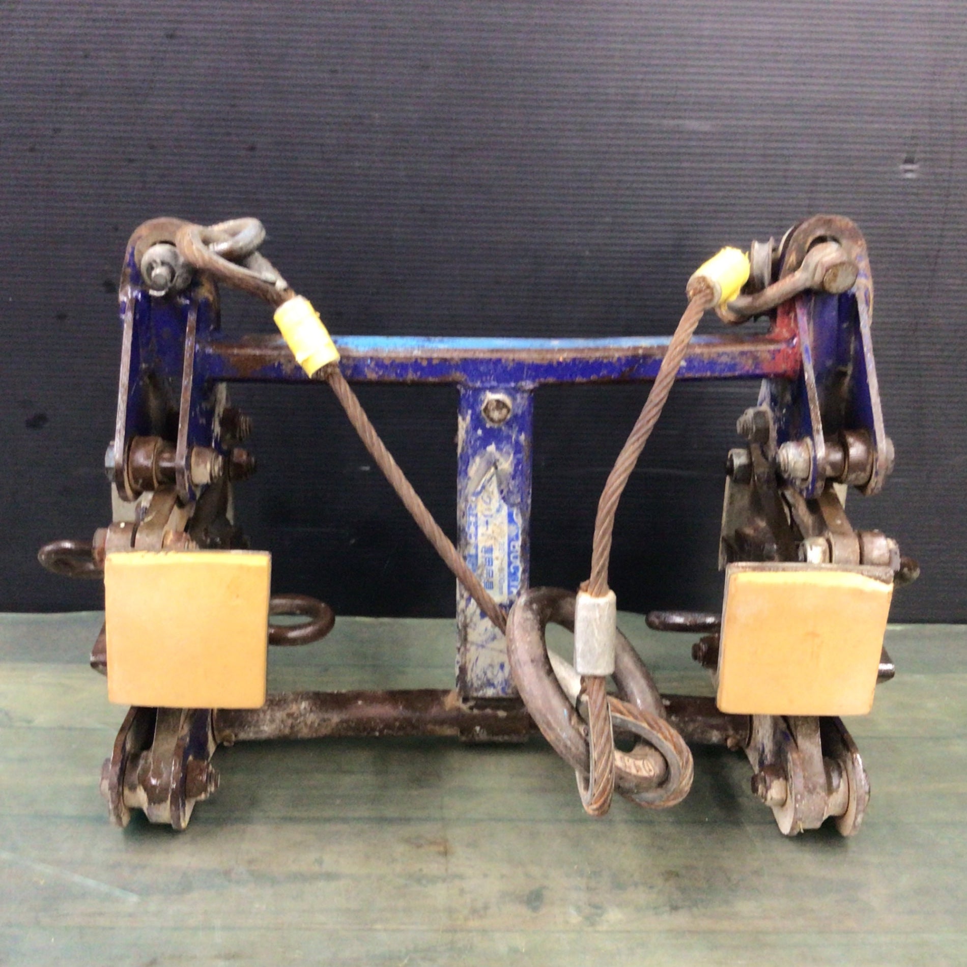 スーパーツール U字溝クランプ BUC1A U字側溝用吊クランプ クランプ