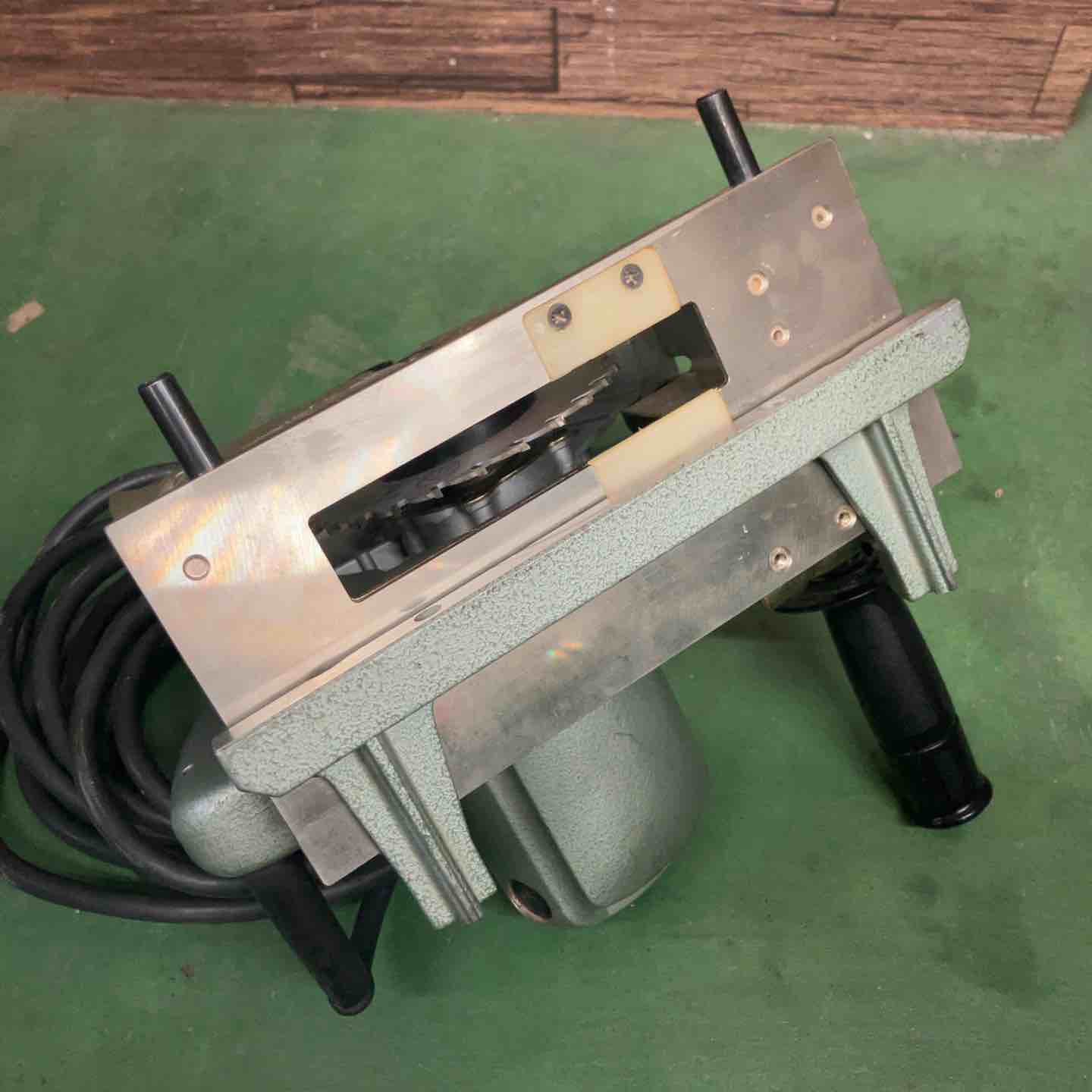 中古品】 マキタ/makita 小型ミゾキリ 溝切・3004A 【桶川店 中古品】 マキタ/makita 小型ミゾキリ 溝切・3004A 【桶川店
