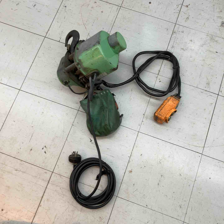 【現状品/店頭受取り限定】◇日立産機(HITACHI) 電動チェーンブロック 1/4E2 定格荷重250kg 三相200V【鴻巣店】