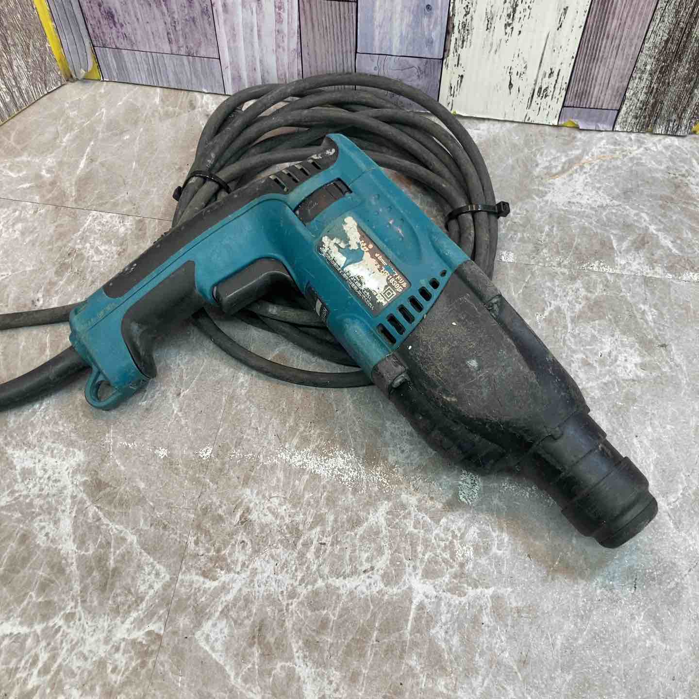 ★マキタ(makita) ハンマドリル HR1830F【八潮店】 ☆マキタ(makita) ハンマドリル HR1830F【八潮店】 – アクトツール