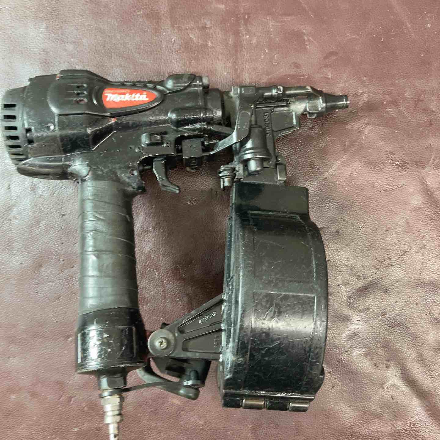 【中古品】★マキタ(makita) 高圧エア釘打ち機 AN510HS サイディング【東大和店】 中古品】☆マキタ(makita) 高圧エア釘打ち機 AN510HS サイディング