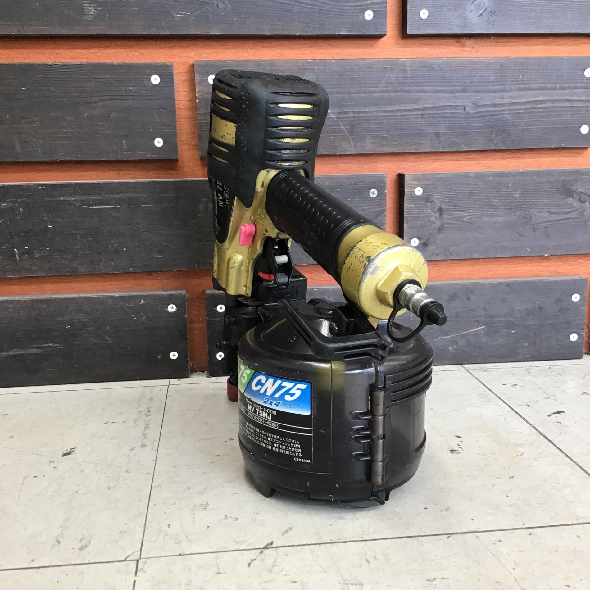 日立 高圧釘打ち機 NV75HJ 中古品