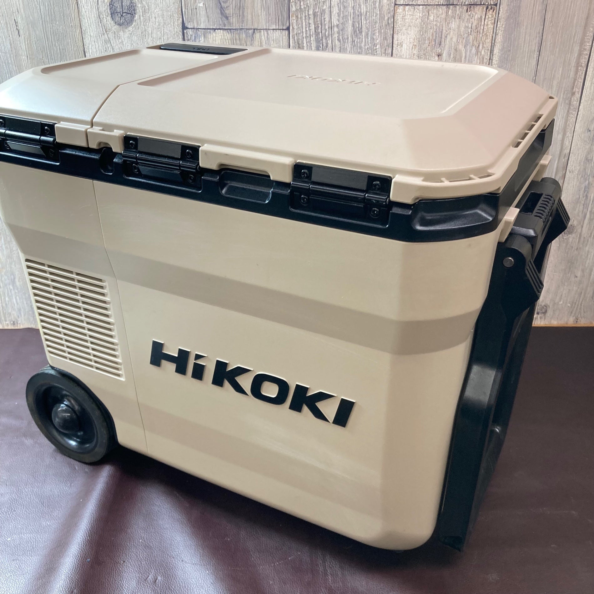 中古品】☆ハイコーキ(HIKOKI ※旧:日立工機) コードレス冷温庫 UL18DC