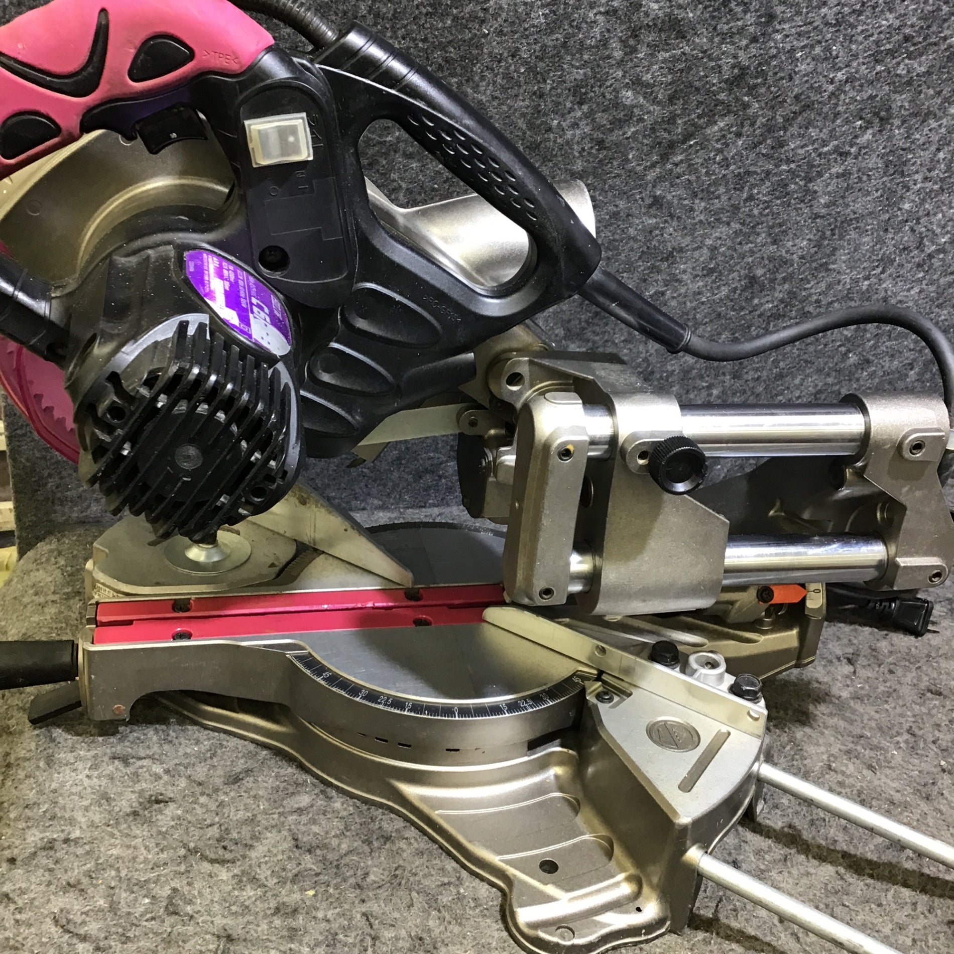 中古品・新品刃取付済み！】日立工機(HITACHI) 卓上スライド丸のこ