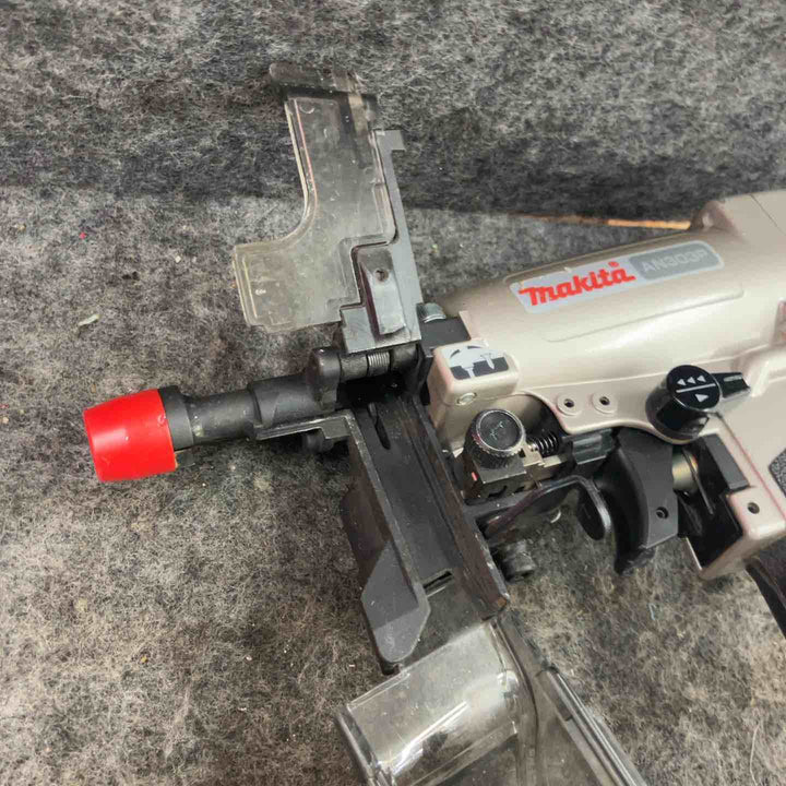 ◇マキタ(makita) 常圧ポケットエア釘打 内装ボード用 AN303P ケース(ノーズ3種付)【鴻巣店】