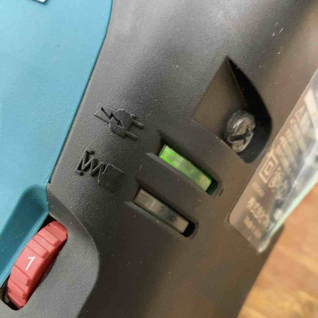 ★マキタ(makita) 電動ハンマ HM1111C ラベル剥がれあり【柏店】