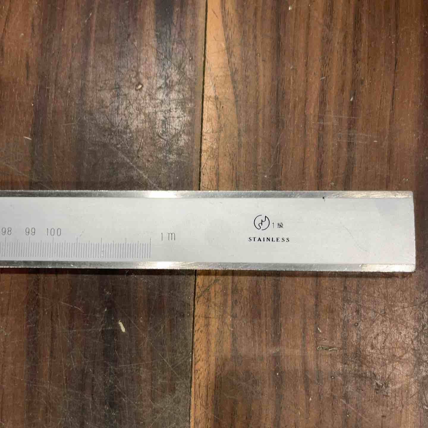 ミツトヨ ノギス 1000mm 1m 内側用測定面(クチバシ)に欠けあります ミツトヨ ノギス 1000mm 1m 内側用測定面(クチバシ)に欠けあります