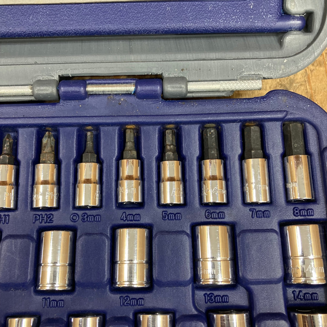ブルーポイント(BluePoint) ジェネラル 1/4(6.35mm)ソケットセット 47ピース 型式不明【所沢店】