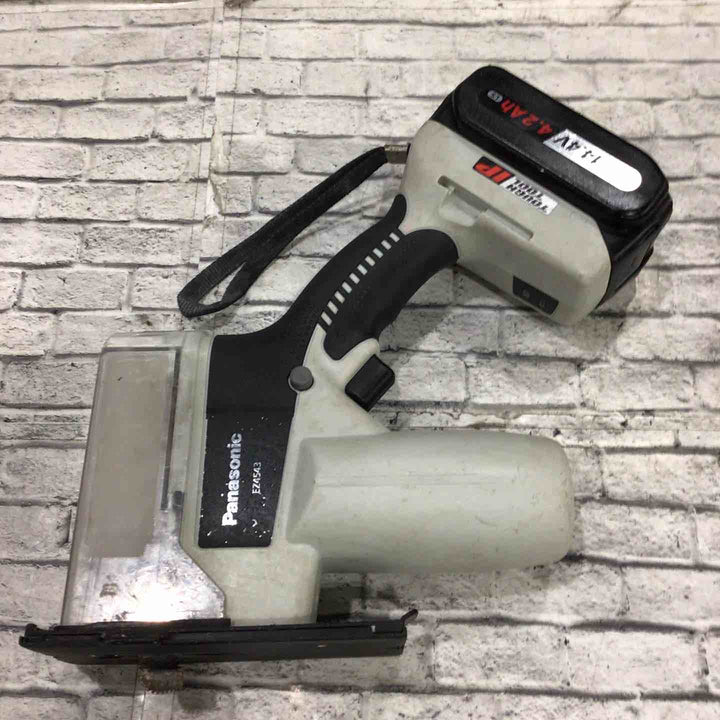 ◇パナソニック(Panasonic) コードレス角穴カッター EZ4543LS2S-B【川口店】