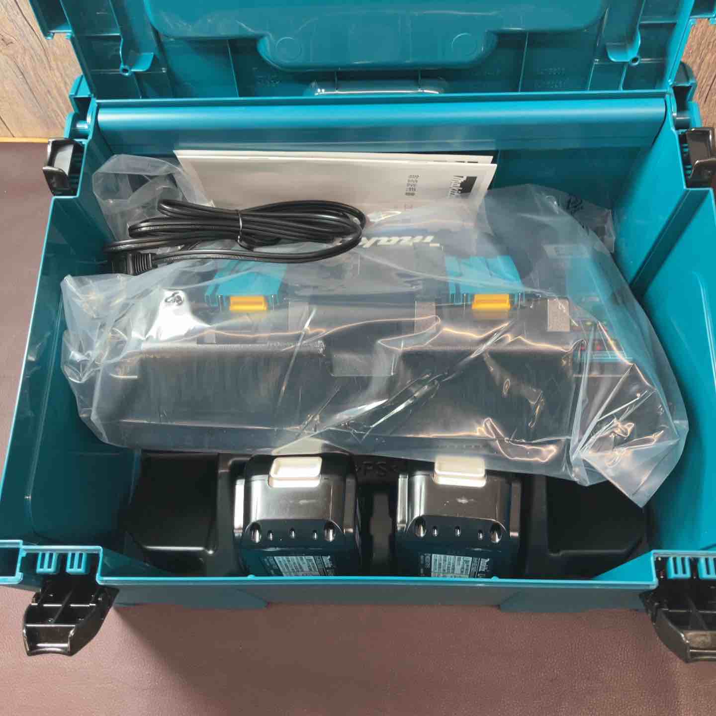 未使用(店頭展示品)】☆マキタ(makita) パワーソースキット1 A 未使用(店頭展示品)】☆マキタ(makita) パワーソースキット1 A
