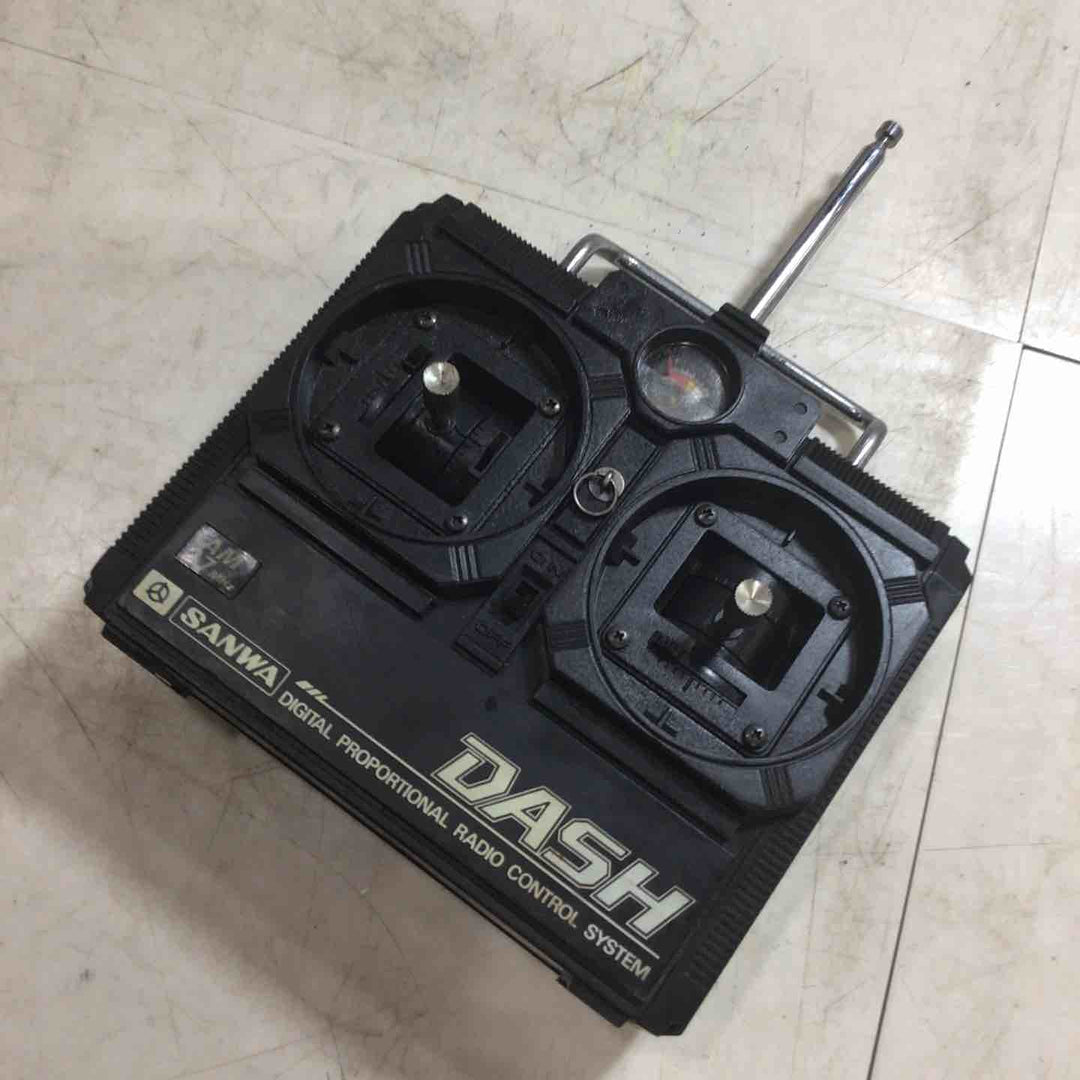 タミヤ 1/8 エンジンRC4WDレーシングカー KUREニスモGT-R /RC【川口店】