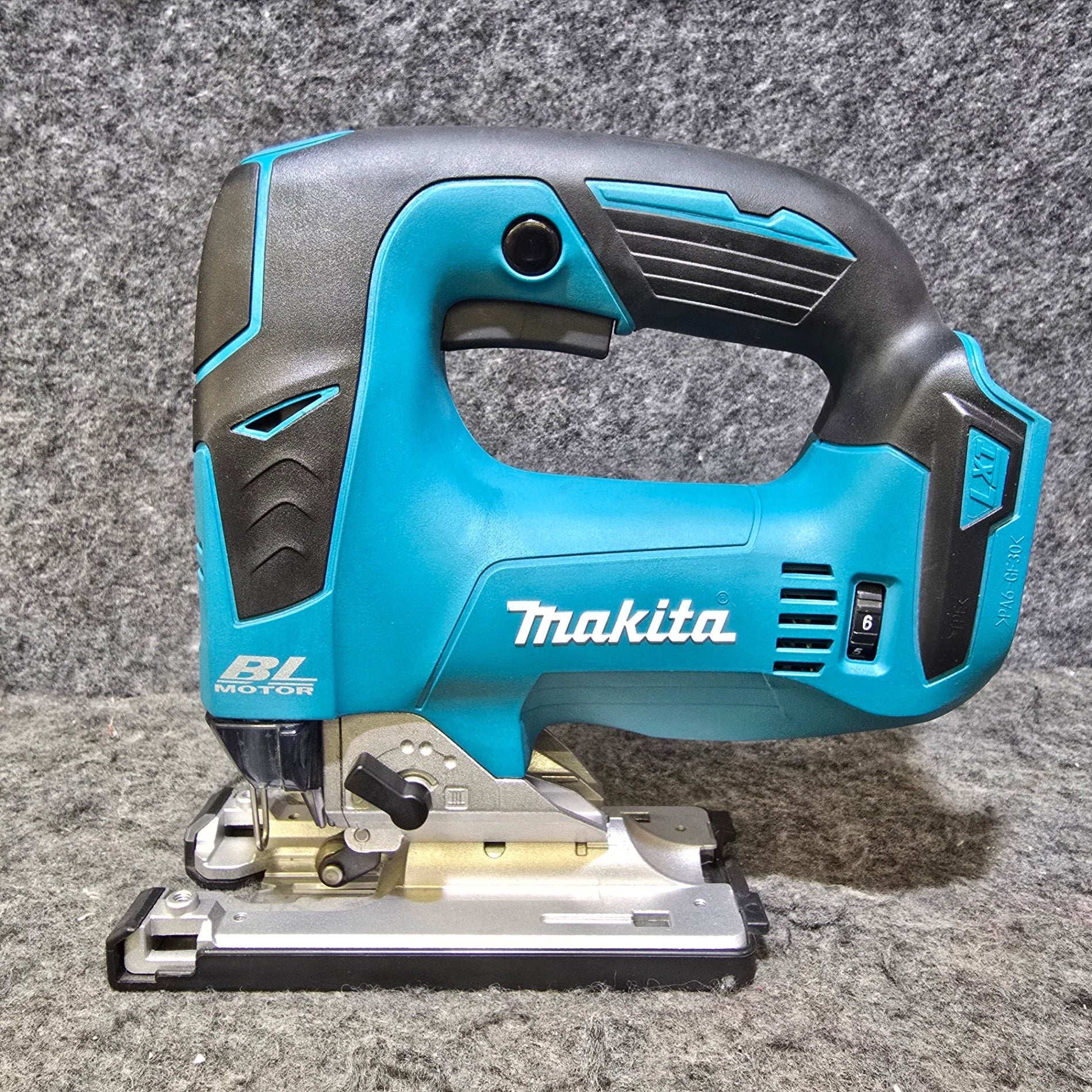 マキタジグソー 特別特価！未使用品】マキタ(makita) コードレスジグソー JV142DZK