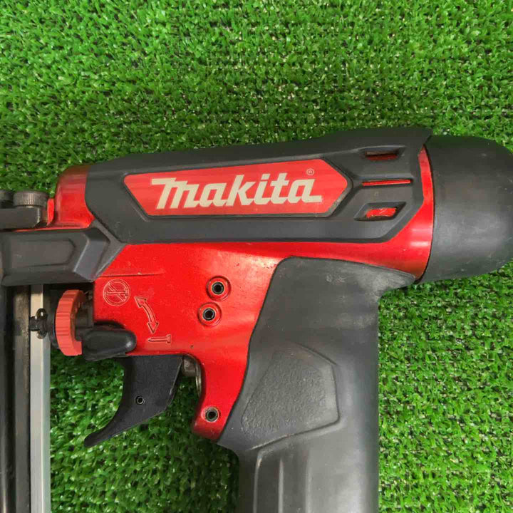 ★マキタ(makita) 高圧ピンネイラ AF502HP【草加店】