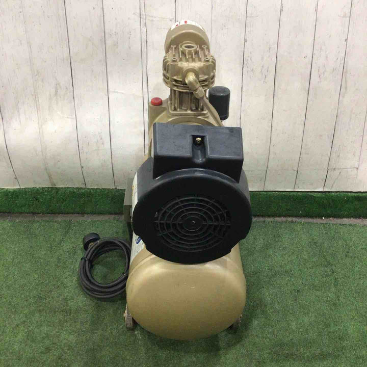 【店頭受取り限定】東芝(TOSHIBA) 0.5馬力コンプレッサー SP10D-4T1【川口店】