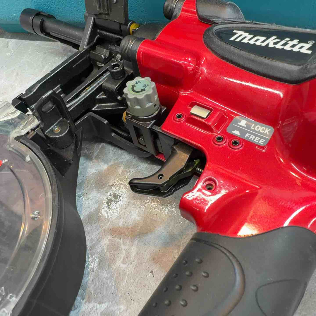 ★マキタ(makita) 高圧エア釘打ち機 AN250HC【八潮店】
