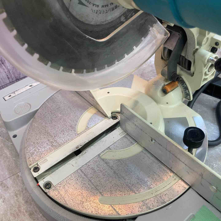 ☆マキタ(makita) 卓上マルノコ 216mm LS0840F 保証なし【八潮店】